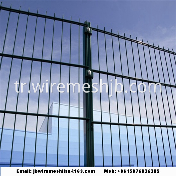 868/656 Powder Coated Double Weft Wire Mesh Fence